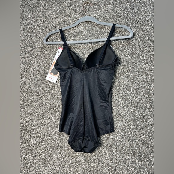 NWT RED HOT by SPANX Cupped Panty Bodysuit Size Small - Picture 5 of 7